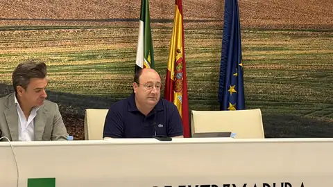 La Junta tramitará de oficio las ayudas al campo extremeño por los incendios que se abonarán antes de final de año La Junta tramitará de oficio las ayudas al campo extremeño por los incendios que se abonarán antes de final de año