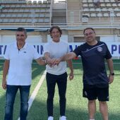 El Villajoyosa Cf y el CF Atlético Jonense alcanza un acuerdo estratégico de colaboración para esta temporada y sientan las bases para unificar el fútbol vilero la próxima