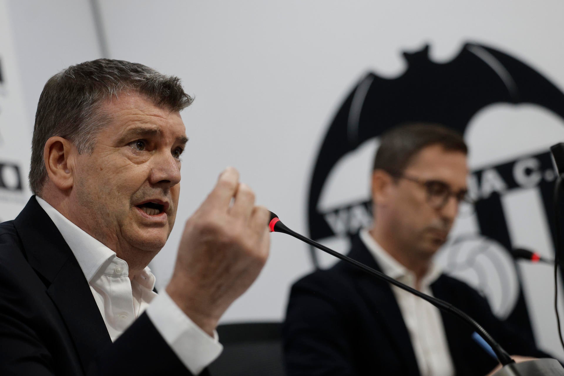 Gourlay defiende su labor, pide tiempo y descarta dimitir y tener un director deportivo Gourlay defiende su labor, pide tiempo y descarta dimitir y tener un director deportivo