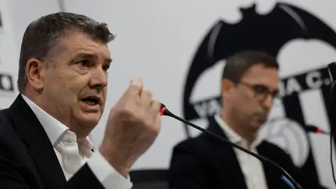 Gourlay defiende su labor, pide tiempo y descarta dimitir y tener un director deportivo Gourlay defiende su labor, pide tiempo y descarta dimitir y tener un director deportivo