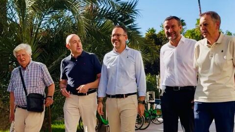 De izquierda a derecha: Manuel Rodriguez, Alejandro Soler, Héctor Díez, Carlos González y Diego Maciá. De izquierda a derecha: Manuel Rodriguez, Alejandro Soler, Héctor Díez, Carlos González y Diego Maciá.