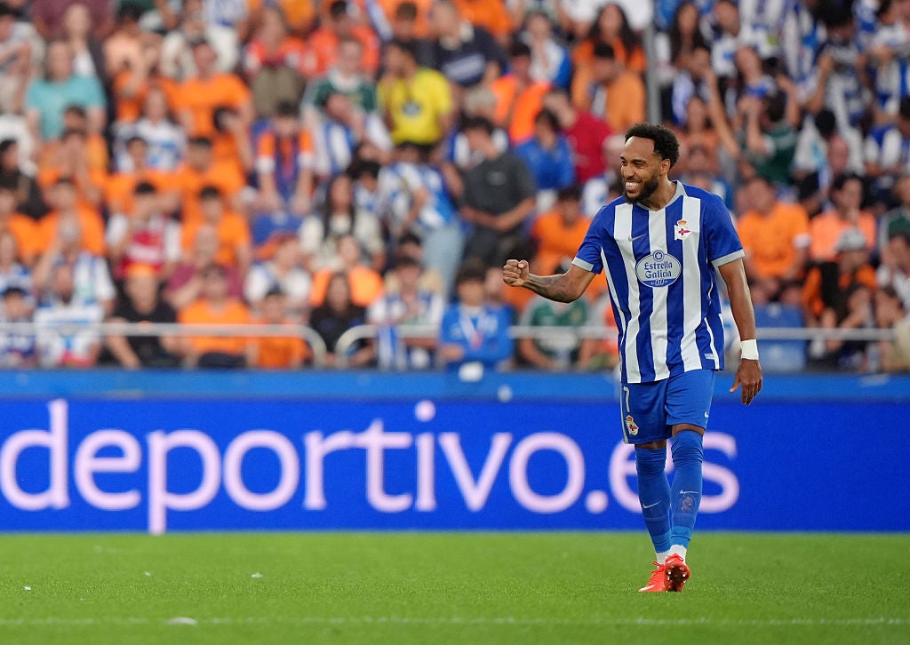 Aubameyang celebra su primer gol con el Depor Aubameyang celebra su primer gol con el Depor