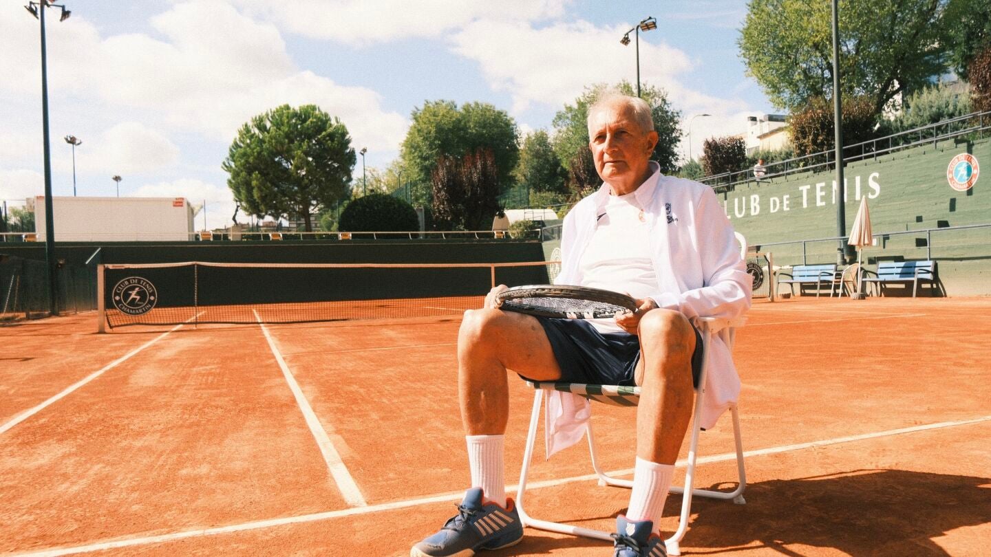 Fotograf&iacute;a de Tom&aacute;s Sanjuan a F&eacute;lix Candela, tenista madrile&ntilde;o de 86 a&ntilde;os.