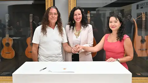 Tomatito formará en guitarra flamenca a 20 jóvenes de barrios vulnerables de Almería Tomatito formará en guitarra flamenca a 20 jóvenes de barrios vulnerables de Almería