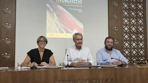 El Día del Jamón de Monesterio espera más de 10.000 visitantes en una jornada ininterrumpida de degustaciones populares El Día del Jamón de Monesterio espera más de 10.000 visitantes en una jornada ininterrumpida de degustaciones populares