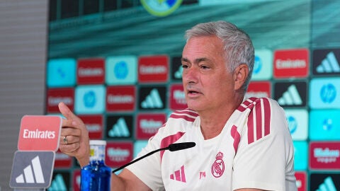 Jos&eacute; Mourinho en rueda de prensa