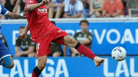 Osasuna se pierde en Vitoria y encaja cinco Budimir marcó los dos goles rojillos