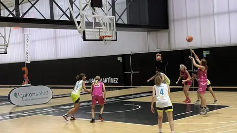 Quirónsalud se suma al torneo Over40Basket en su décimo aniversario, que se celebra en Valencia Quirónsalud se suma al torneo Over40Basket en su décimo aniversario, que se celebra en Valencia