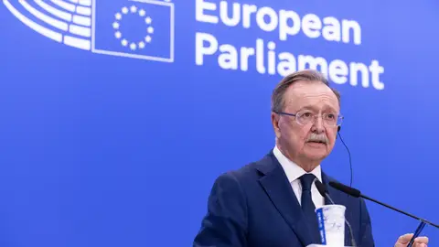 El presidente de Ceuta, Juan Jesús Vivas, durante la conferencia de prensa en el Parlamento Europeo este martes El presidente de Ceuta, Juan Jesús Vivas, durante la conferencia de prensa en el Parlamento Europeo este martes