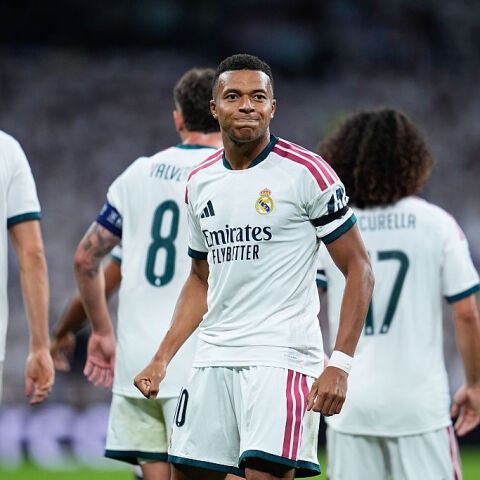 Mbappé celebra su gol ante el Inter de Milán
