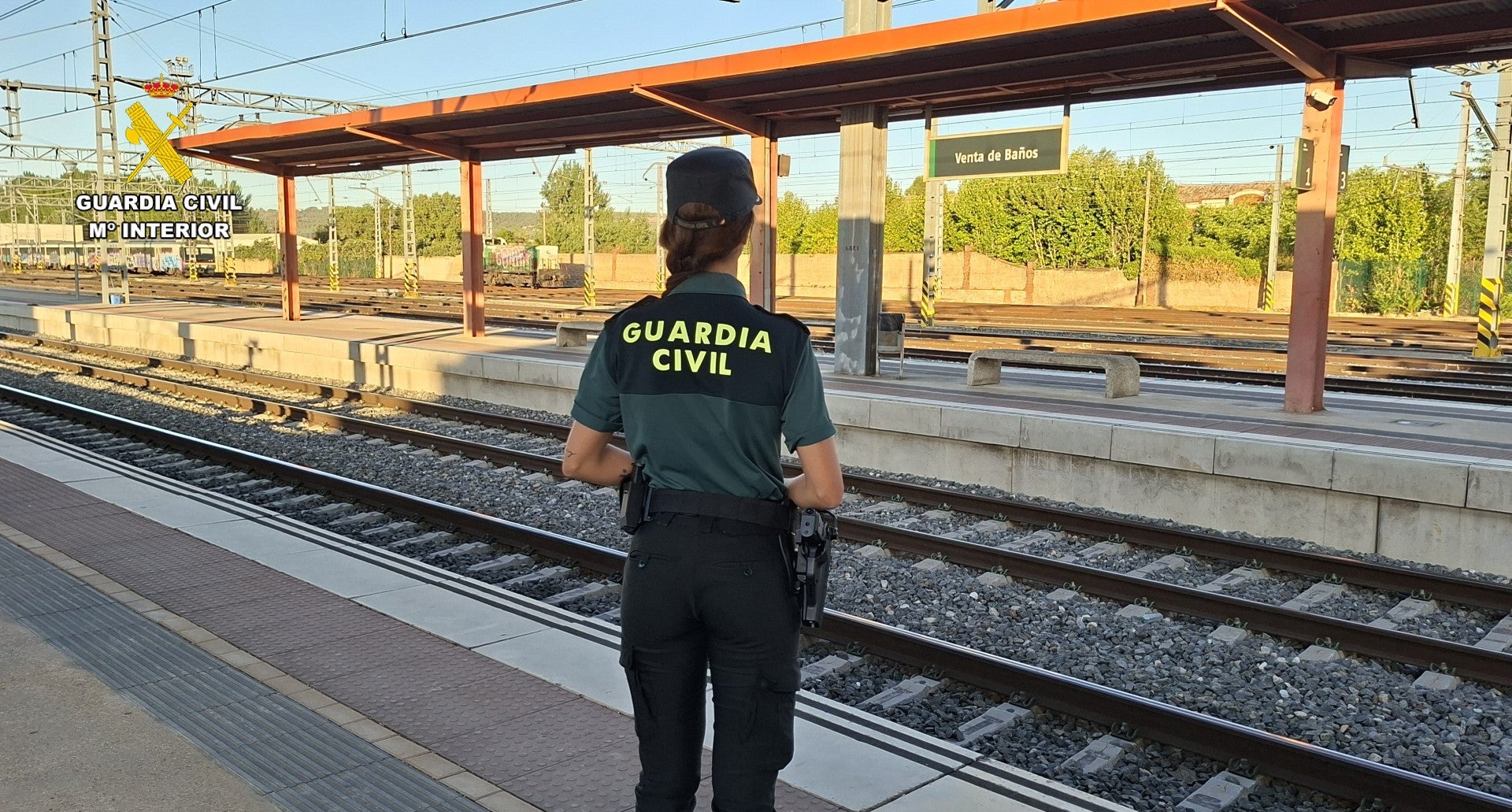 Detenido tras agredir a un guardia civil en la estación de tren de Venta de Baños Detenido tras agredir a un guardia civil en la estación de tren de Venta de Baños