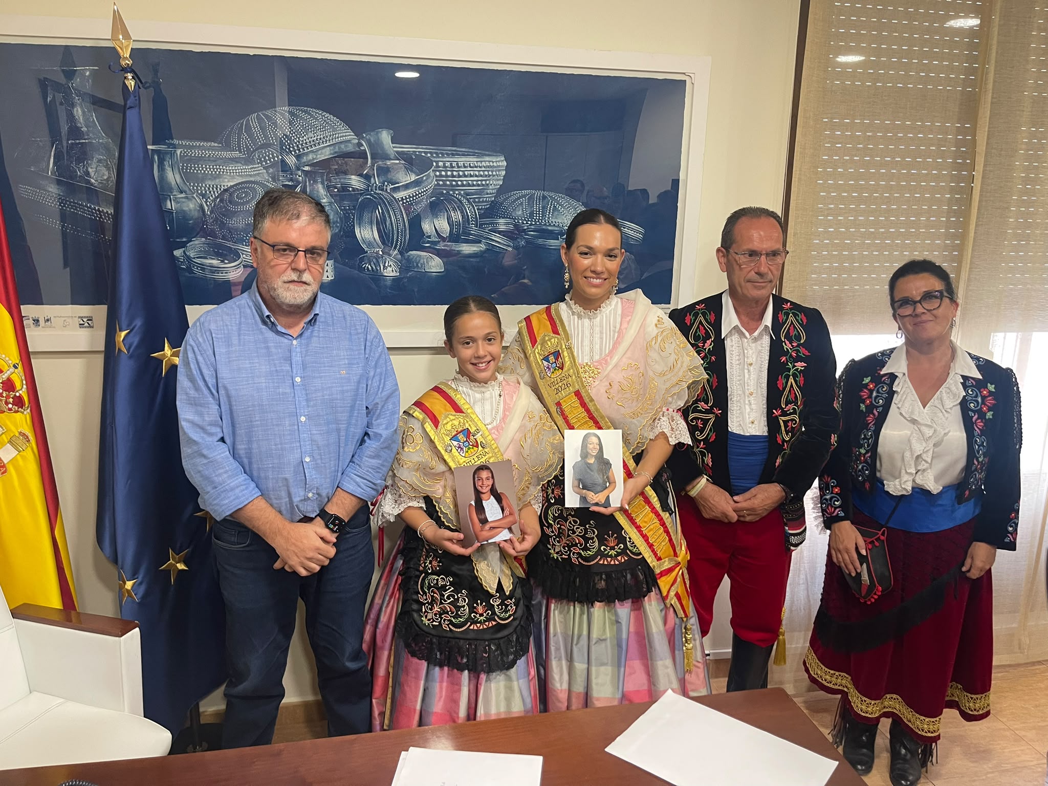 Claudia Navarro y Cloe Ruiz, elegidas nuevas Regidoras Mayor e Infantil de Villena para las fiestas de Moros y Cristianos 2027 Claudia Navarro y Cloe Ruiz, elegidas nuevas Regidoras Mayor e Infantil de Villena para las fiestas de Moros y Cristianos 2027