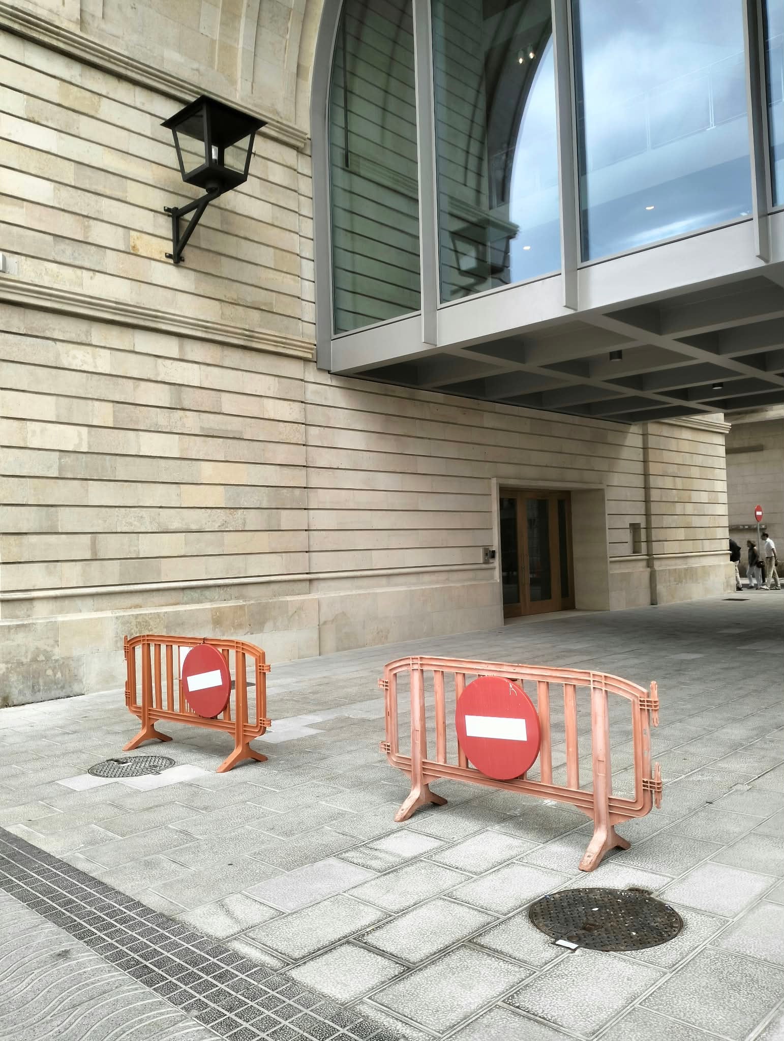 IU pide en el juzgado que se reabra el tráfico bajo el arco de Faro Santander en un plazo máximo de 24 horas IU pide en el juzgado que se reabra el tráfico bajo el arco de Faro Santander en un plazo máximo de 24 horas