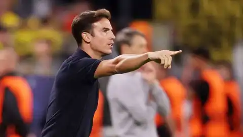 Iñigo se desespera por la ocasiones falladas Iñigo se desespera por la ocasiones falladas