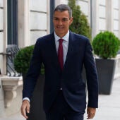 El presidente del Gobierno, Pedro Sánchez, a su llegada al Congreso de los Diputados / EFE/ J.J. Guillén
