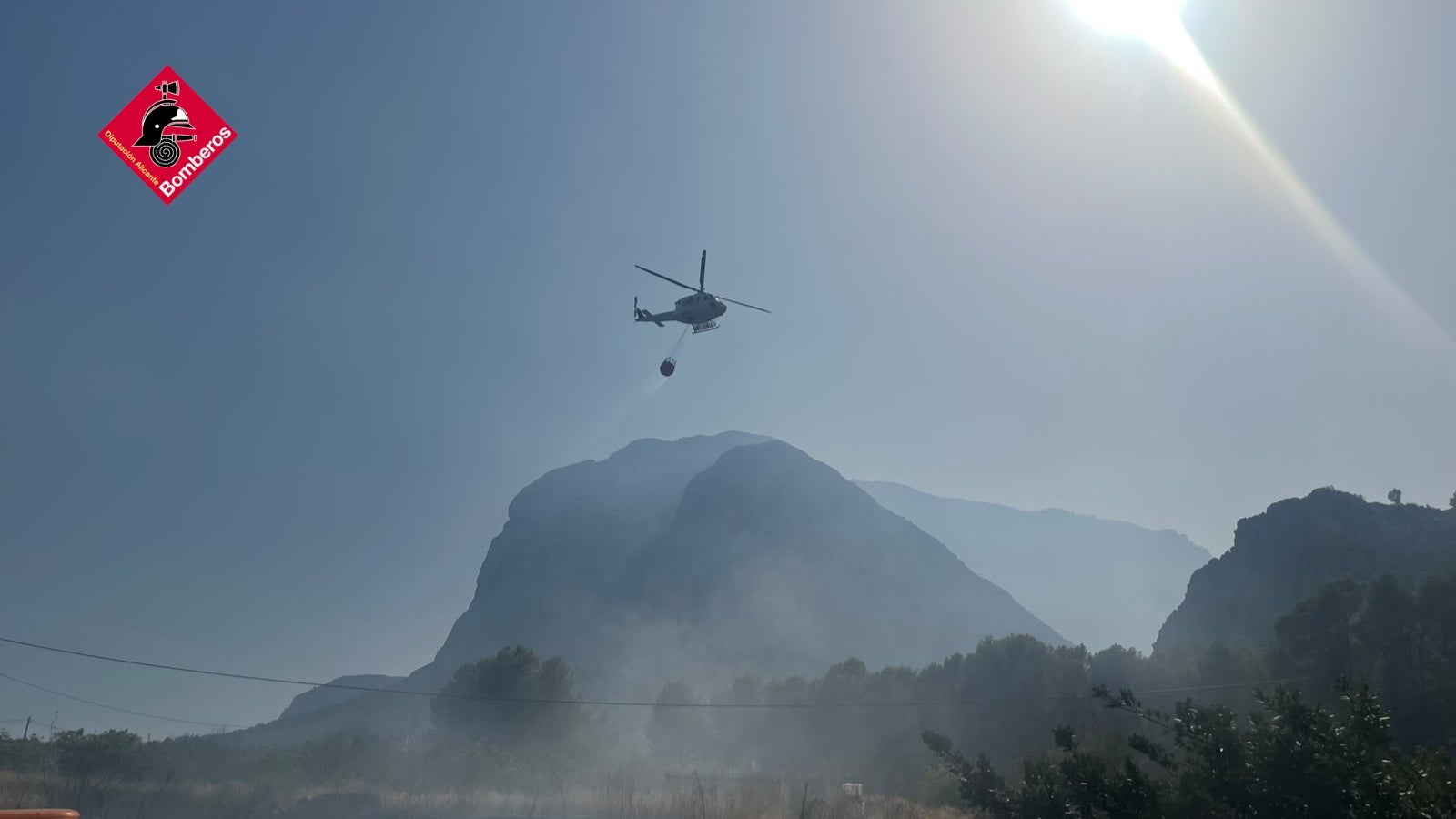 Extinguido el incendio forestal de Polop Extinguido el incendio forestal de Polop