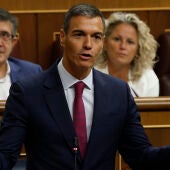 El presidente del Gobierno, Pedro Sánchez, interviene durante la primera sesión de control del Congreso del curso político, este miércoles. EFE/ J.J. Guillén