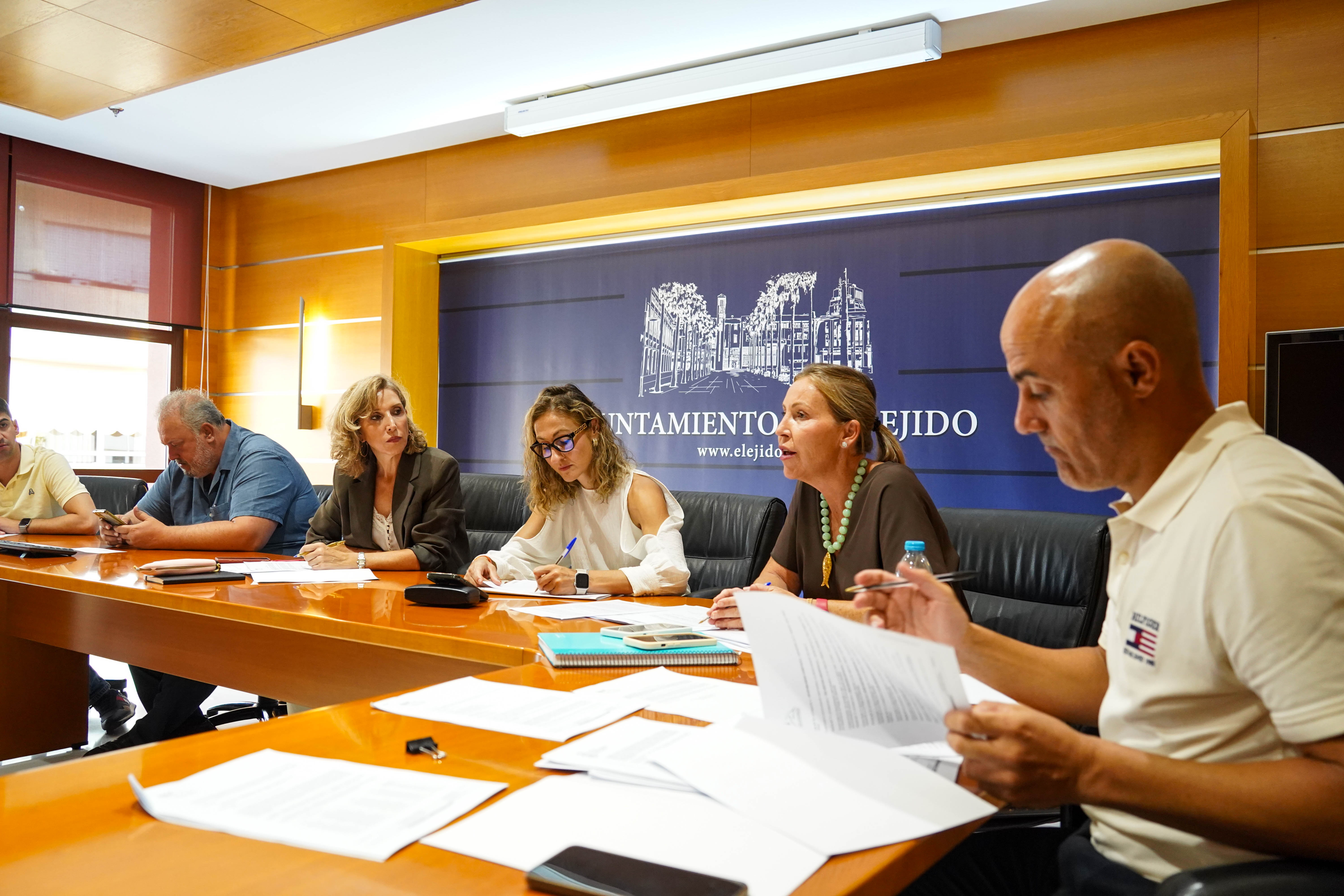 El Ayuntamiento de El Ejido pone ayudas de 90 mil euros a disposición de clubes y deportistas federados El Ayuntamiento de El Ejido pone ayudas de 90 mil euros a disposición de clubes y deportistas federados