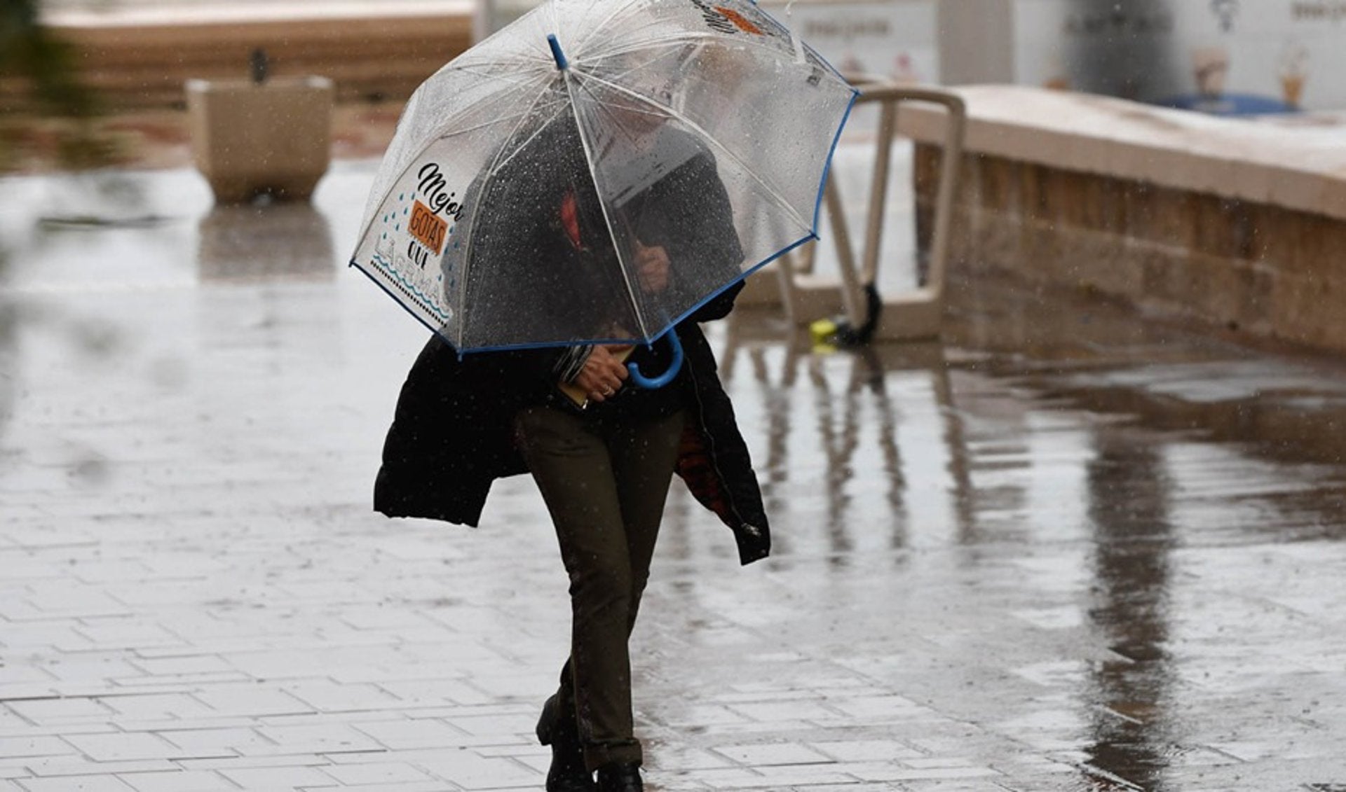 La Aemet eleva a naranja el aviso por lluvias y tormentas en varias zonas de Almería La Aemet eleva a naranja el aviso por lluvias y tormentas en varias zonas de Almería