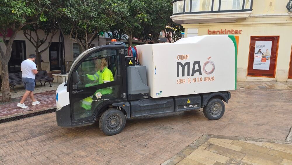 Operarios en Plaza Real