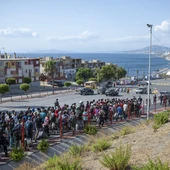 El CNI avisó el día previo al asalto de Ceuta a la Delegación del Gobierno y Guardia Civil: "Estarían preparando un intento el jueves 30" El CNI avisó el día previo al asalto de Ceuta a la Delegación del Gobierno y Guardia Civil: "Estarían preparando un intento el jueves 30"