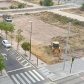 El solar donde se ubicaría la gasolinera está en la calle Viridiana