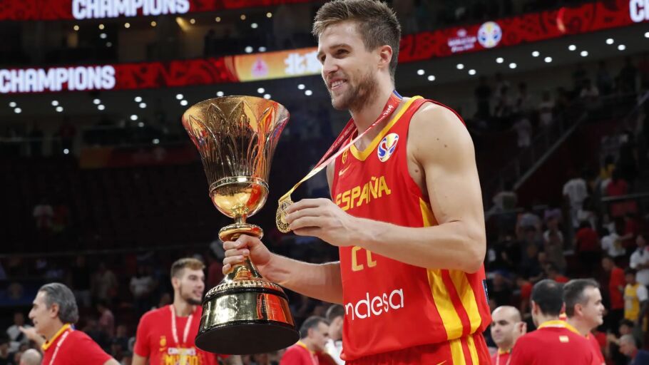 Xavi Rabaseda, un campe&oacute;n del mundo para el Espanyol B&agrave;squet Cornell&agrave;