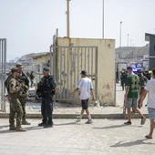 Varios migrantes, a 1 de agosto de 2026, en Ceuta (España). Varios migrantes, a 1 de agosto de 2026, en Ceuta (España).