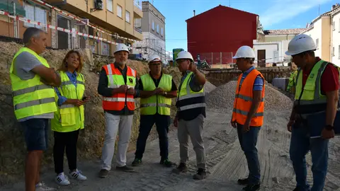 Las obras de refuerzo y rehabilitación del muro de Ramiro de Maeztu superan el 50 por ciento de ejecución Las obras de refuerzo y rehabilitación del muro de Ramiro de Maeztu superan el 50 por ciento de ejecución