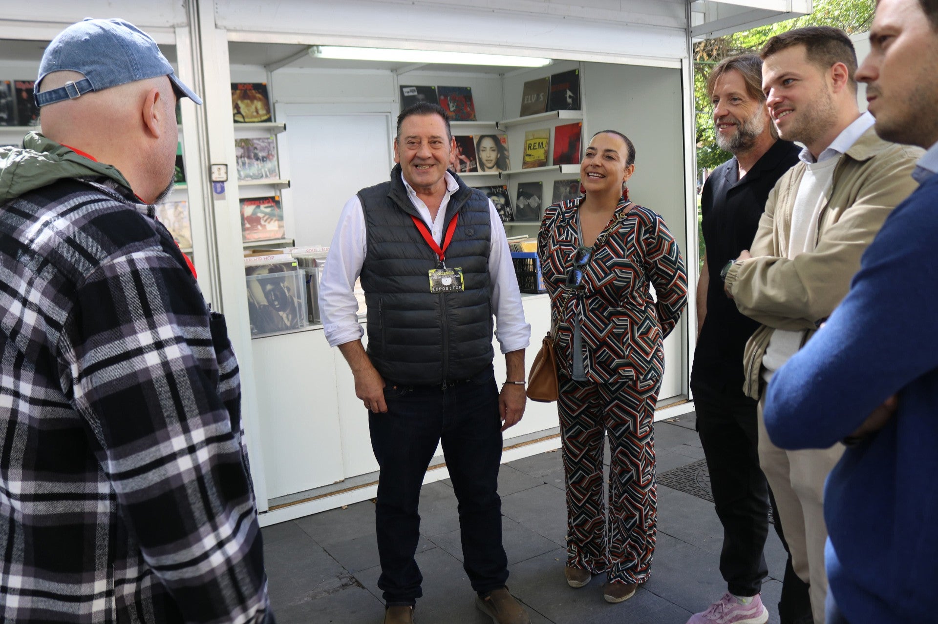 La 12ª edición de la Feria del Disco, CD, Vinilo y Coleccionismo acoge hasta el domingo más de 50.000 referencias en el Paseo del Salón La 12ª edición de la Feria del Disco, CD, Vinilo y Coleccionismo acoge hasta el domingo más de 50.000 referencias en el Paseo del Salón