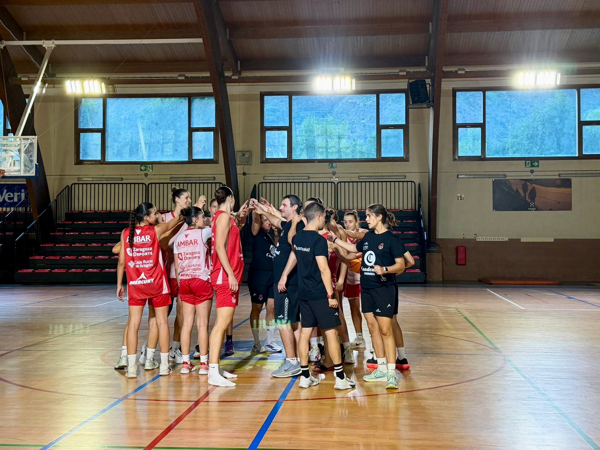 El nuevo Casademont femenino echa a rodar El nuevo Casademont femenino echa a rodar