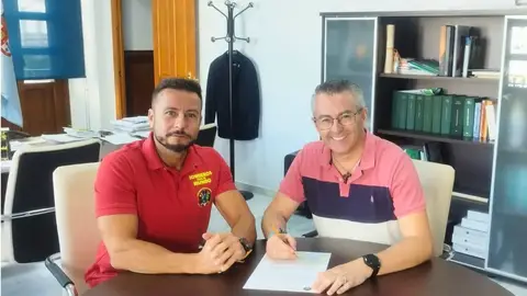 Dimite el alcalde socialista de Villanueva del Ariscal por "motivos personales": "En política no todo vale" Dimite el alcalde socialista de Villanueva del Ariscal por "motivos personales": "En política no todo vale"
