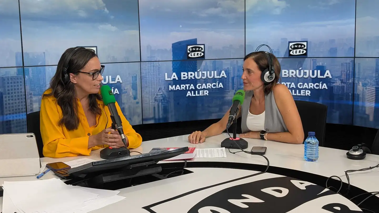 Boticaria García (d) durante una entrevista en La Brújula Boticaria García (d) durante una entrevista en La Brújula