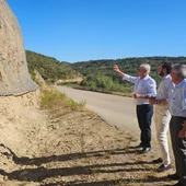 La Diputación refuerza la seguridad de la carretera de Adahuesca tras estabilizar sus taludes La Diputación refuerza la seguridad de la carretera de Adahuesca tras estabilizar sus taludes