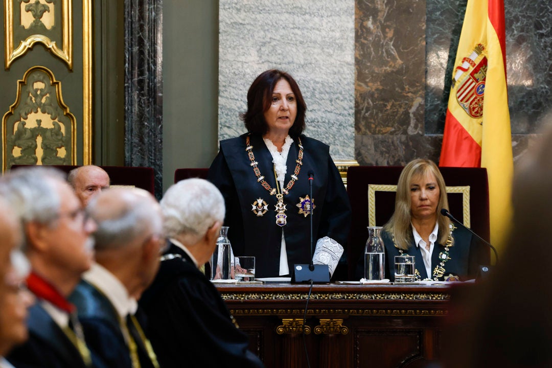 La presidenta del Tribunal Supremo y del Consejo General del Poder Judicial, Isabel Perelló (d), y la fiscal general del Estado, Teresa Peramato, durante el acto de apertura del Año Judicial, en el Tribunal Supremo este jueves. La presidenta del Tribunal Supremo y del Consejo General del Poder Judicial, Isabel Perelló (d), y la fiscal general del Estado, Teresa Peramato, durante el acto de apertura del Año Judicial, en el Tribunal Supremo este jueves.