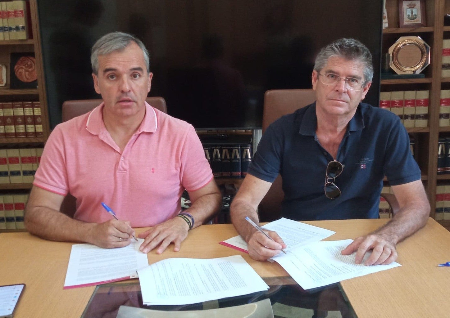 El Ayuntamiento de Aspe renueva el convenio de colaboración con la asociación Aspe contra el Alzheimer, Párkinson y otras enfermedades neurodegenerativas El Ayuntamiento de Aspe renueva el convenio de colaboración con la asociación Aspe contra el Alzheimer, Párkinson y otras enfermedades neurodegenerativas