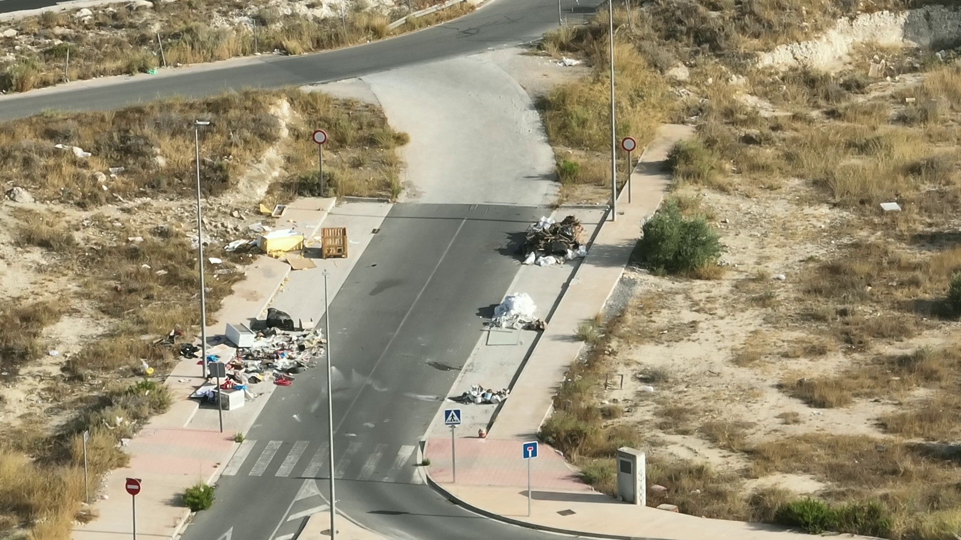 Multas de cerca de 4.000 euros por tirar vertidos de forma irregular en el campo Multas de cerca de 4.000 euros por tirar vertidos de forma irregular en el campo