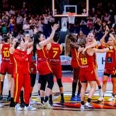 España celebra en la pista el pase a semifinales 