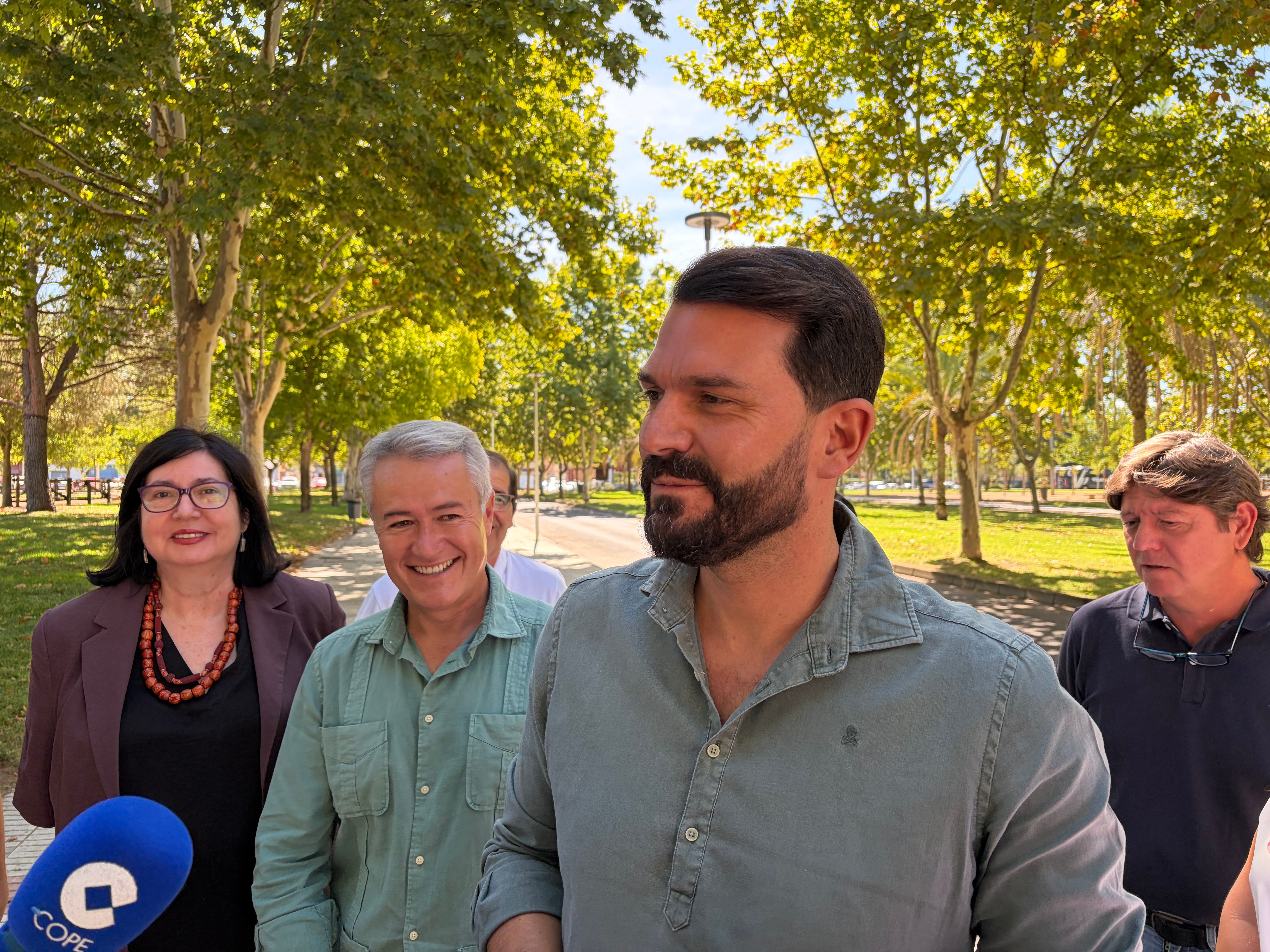 Cotrina respalda a Manuel Gómez como candidato del PSOE en Don Benito Cotrina respalda a Manuel Gómez como candidato del PSOE en Don Benito