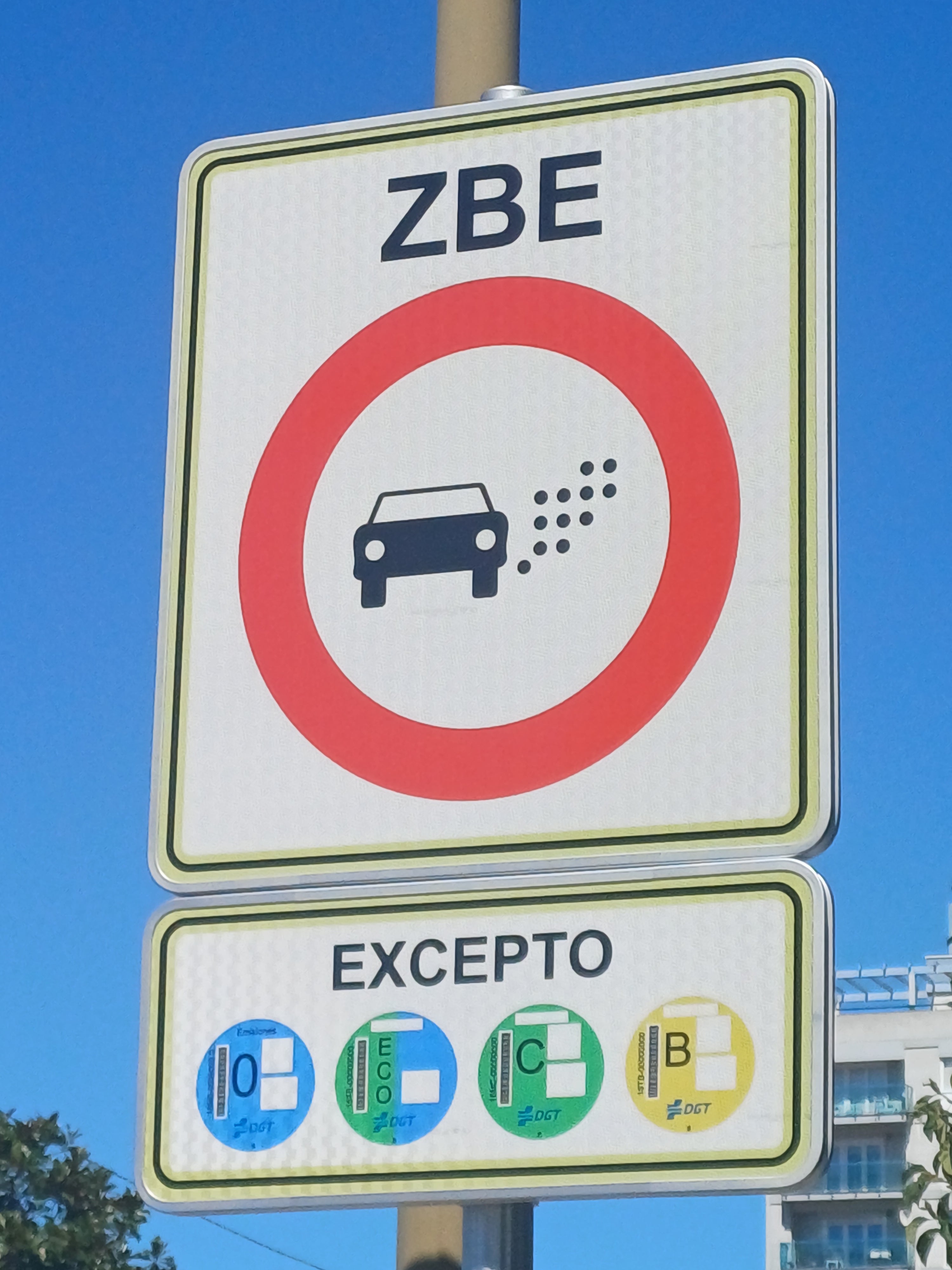 Ya están activas las Zonas de Bajas Emisiones en Vigo Ya están activas las Zonas de Bajas Emisiones en Vigo