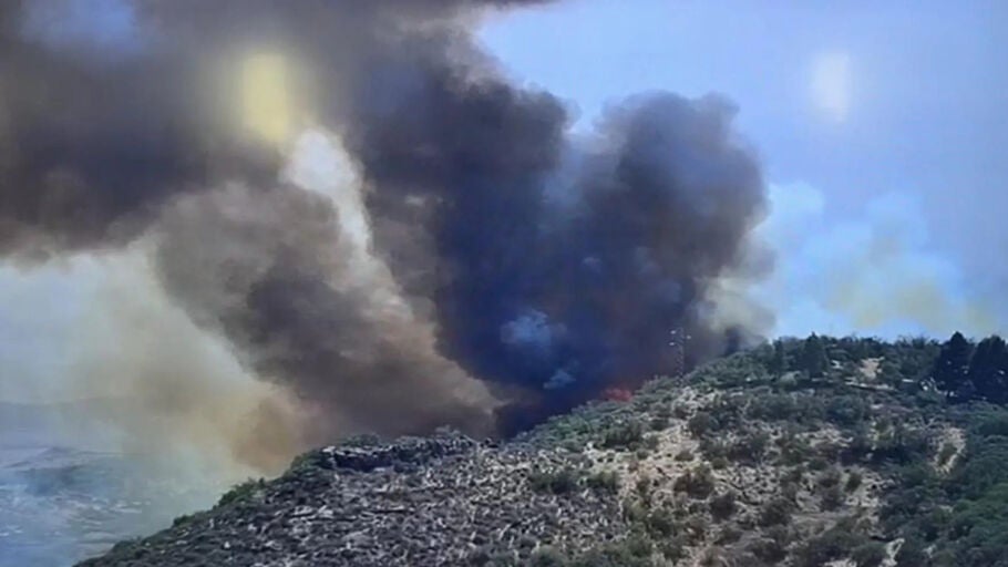Imagen del incendio declarado cerca de Cazadores en el municipio grancanario de Telde