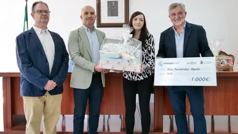 Entrega del primer cheque bebé en Suflí Entrega del primer cheque bebé en Suflí