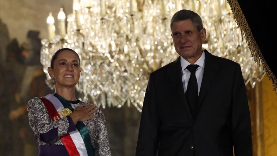 La presidenta de M&eacute;xico, Claudia Sheinbaum, proclama el Grito de la Independencia el 15 de septiembre de 2025