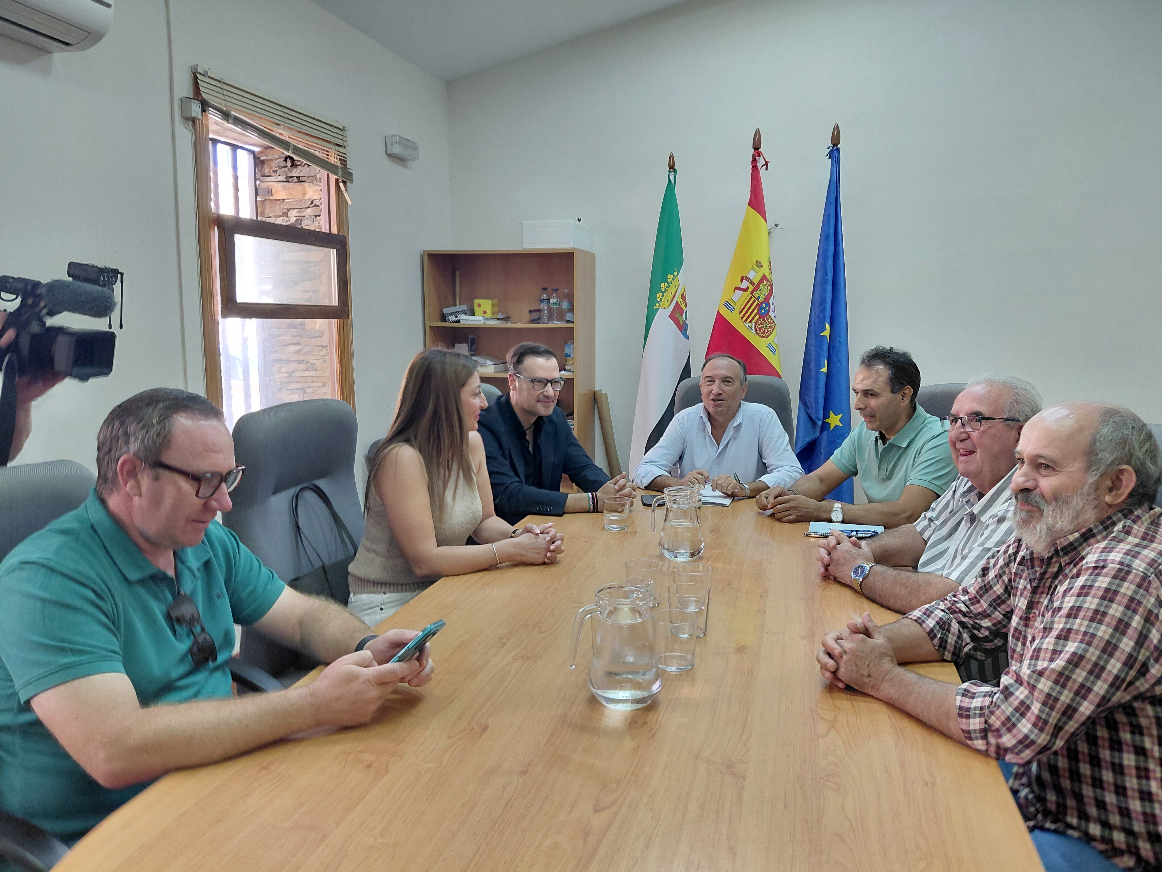 La Junta destina 250.000 euros al sector turístico de Las Hurdes con un sistema de ayudas ágil y simplificado La Junta destina 250.000 euros al sector turístico de Las Hurdes con un sistema de ayudas ágil y simplificado