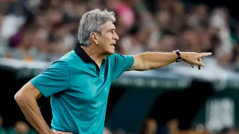 Manuel Pellegrini, entrenador del Real Betis Balompié. Manuel Pellegrini, entrenador del Real Betis Balompié.