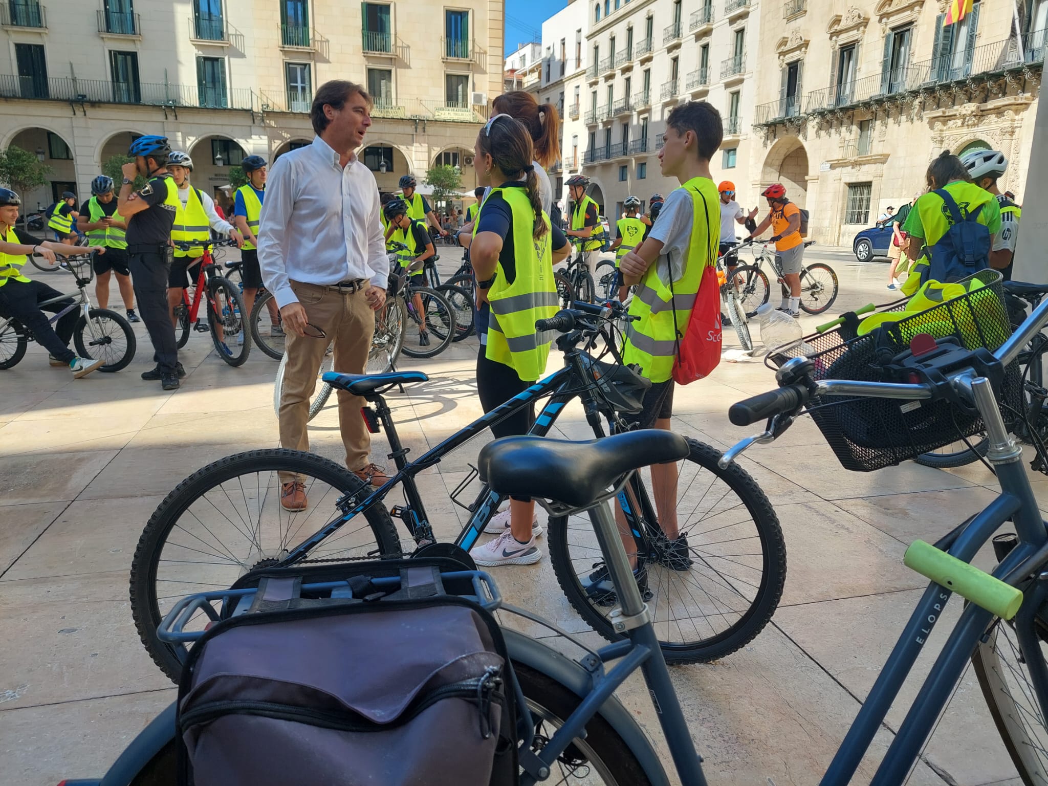 Una ciclovía, una ruta ciclista a la Almadraba, itinerarios peatonales y talleres para la Semana de la Movilidad de Alicante Una ciclovía, una ruta ciclista a la Almadraba, itinerarios peatonales y talleres para la Semana de la Movilidad de Alicante