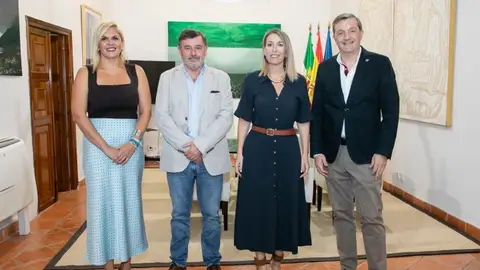CSIF traslada a María Guardiola sus reivindicaciones para la equiparación salarial de todos los empleados públicos de la Junta CSIF traslada a María Guardiola sus reivindicaciones para la equiparación salarial de todos los empleados públicos de la Junta