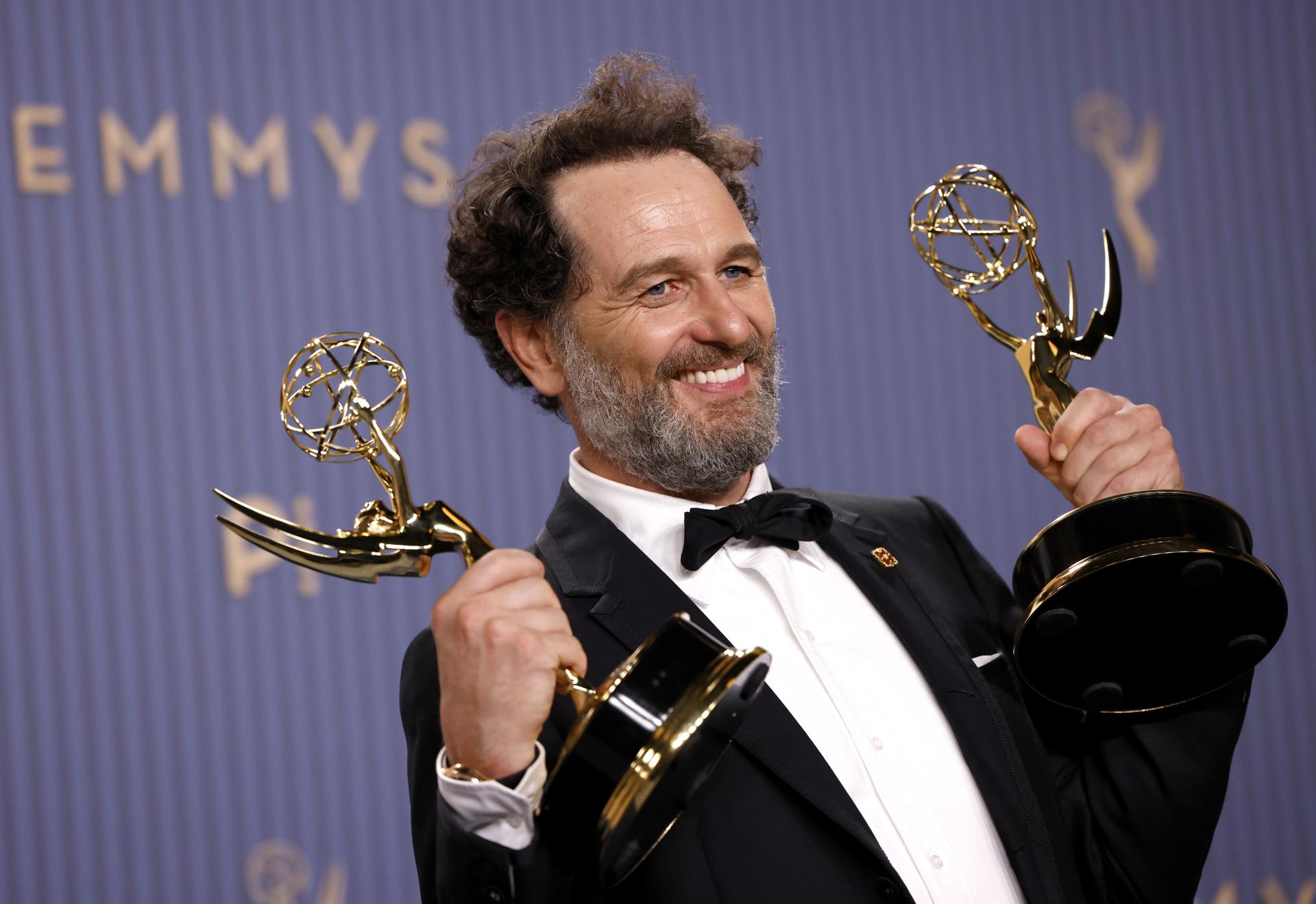 El actor Matthew Rhys de la serie 'La maldición de Widow's Bay' durante los Premios Emmy en Los Ángeles (EE.UU.). El actor Matthew Rhys de la serie 'La maldición de Widow's Bay' durante los Premios Emmy en Los Ángeles (EE.UU.).