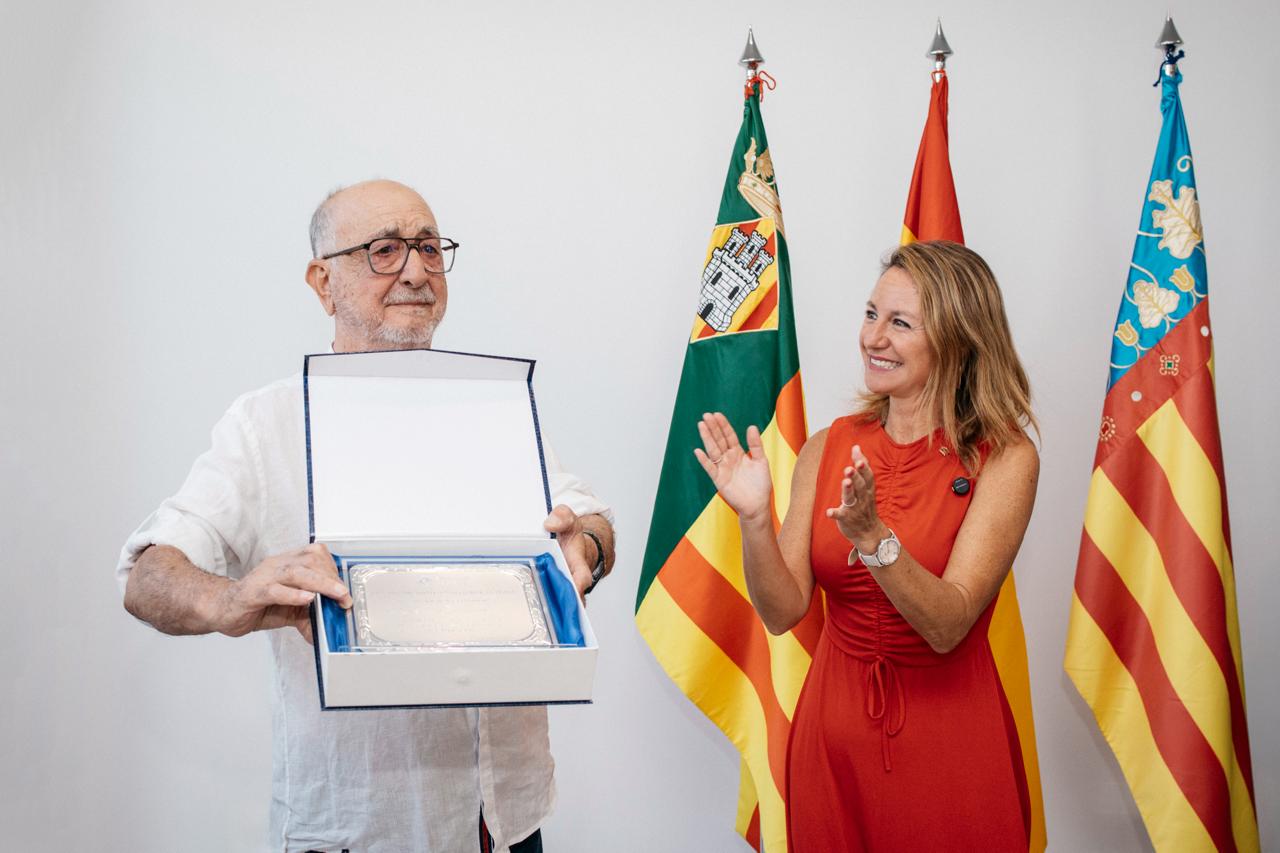 La Asociación de Jubilados y Pensionistas Raval Universitari estrena sede propia La Asociación de Jubilados y Pensionistas Raval Universitari estrena sede propia