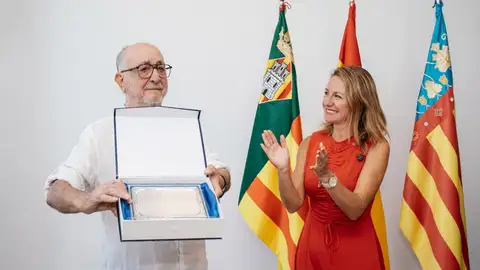 La Asociación de Jubilados y Pensionistas Raval Universitari cuenta con sede propia después de más de 15 años La Asociación de Jubilados y Pensionistas Raval Universitari cuenta con sede propia después de más de 15 años